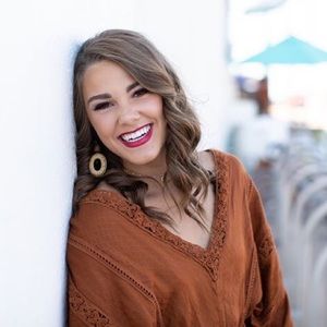 Meet your Posher, Caylee